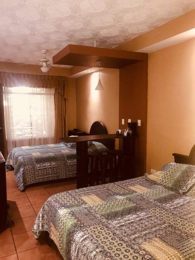 Melrost Airport Bed & Breakfast Bed & Breakfast Alajuela Екстериор снимка